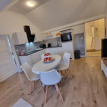 Corina In Melk! Zentrumnah! * Melk