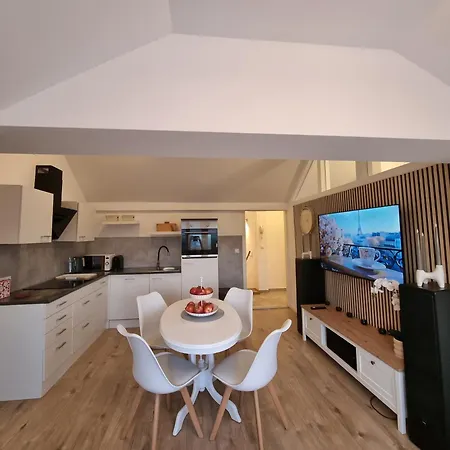 Corina In Melk! Zentrumnah! Melk