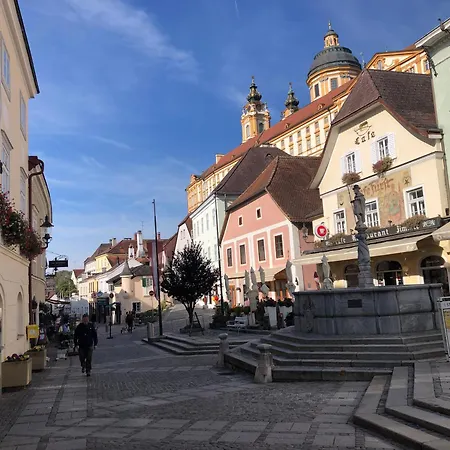 Apartament Melk- Wachau 5 Mit Balkons Mit Bis 3 Zimmern Und Bis 6 Personen