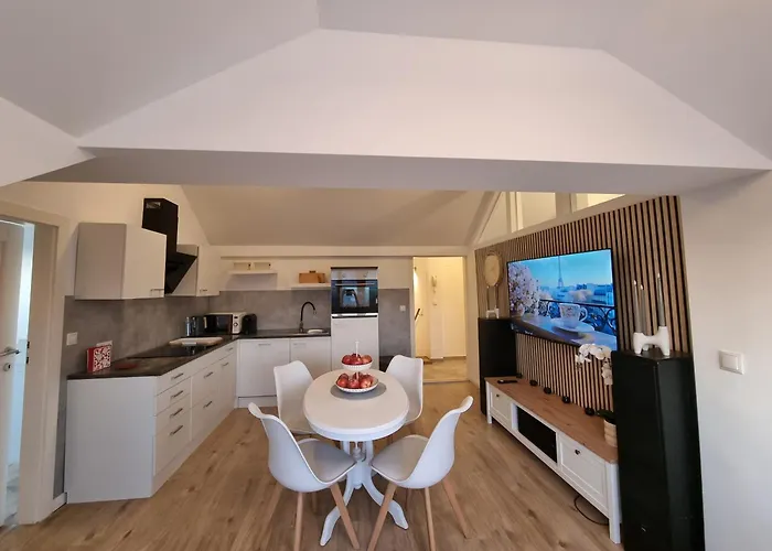 Corina In Melk! Zentrumnah! Melk