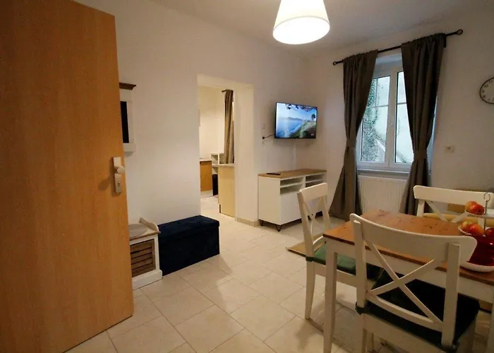 Corina In Melk! Zentrumnah!